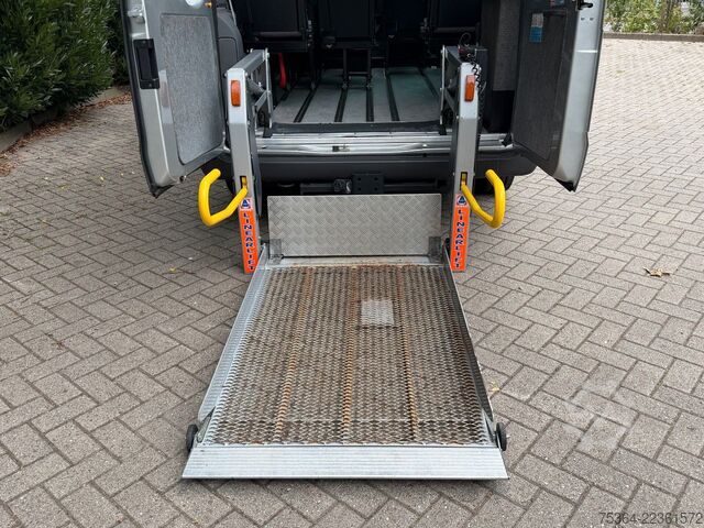 Minibus FORD Transit 2.0 TdCi 74 Kw L2H3 9 Sitze+Lift+Klima