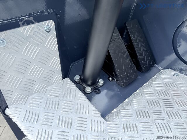 Vierwegestapler COMBILIFT CBE2500 TRIPLEX 5500 FORK POSITIONER