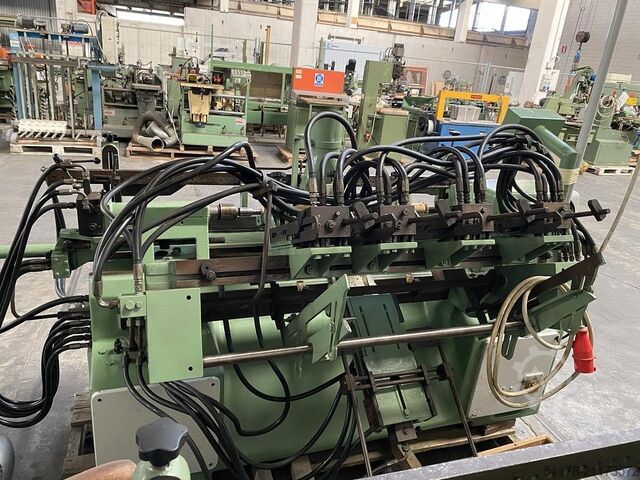 OMA 90/A automatische Holzdrehmaschine mit Lademagazin, maximale Werkstücklänge 900 mm. OMA OMA 90/A