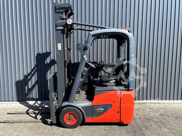 Electric 3-wheel forklift Linde E12-02