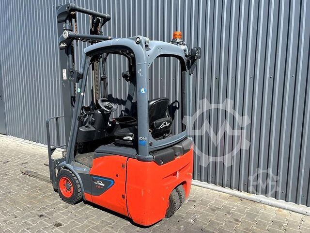 Electric 3-wheel forklift Linde E12-02