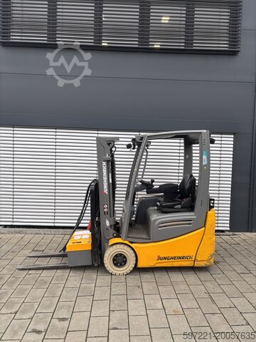 Electric - 3 wheels Jungheinrich EFG 215