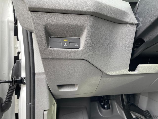 Pritschenwagen VOLKSWAGEN Crafter Pritsche 35 DOKA MR 4M TEMP KLIMA AHK