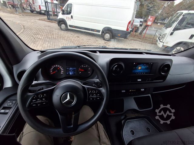 Box van MERCEDES-BENZ Sprinter III Pritsche RWD/AWD 511/514/516 CDI RW