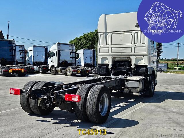 Chassis with cab DAF XF 440