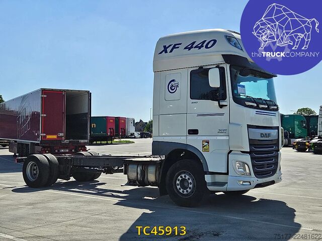 Chassis with cab DAF XF 440