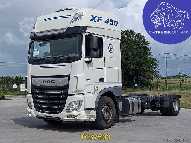 Chassis with cab DAF XF 450