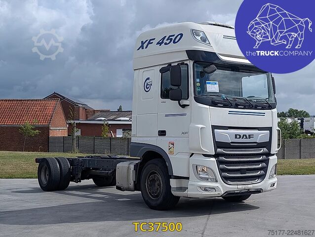 Chassis with cab DAF XF 450