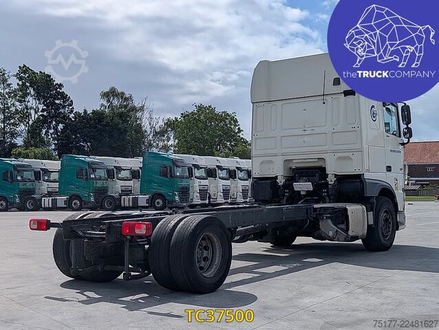 Chassis with cab DAF XF 450
