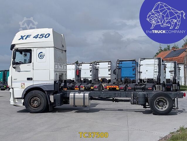 Chassis with cab DAF XF 450
