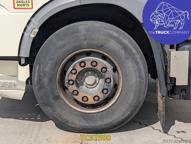 Chassis with cab DAF XF 450