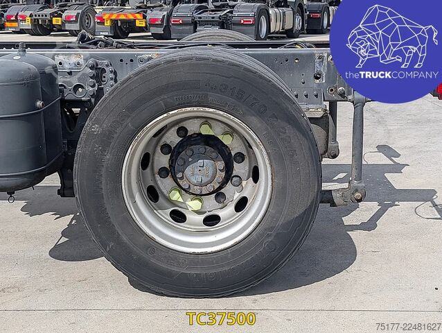 Chassis with cab DAF XF 450
