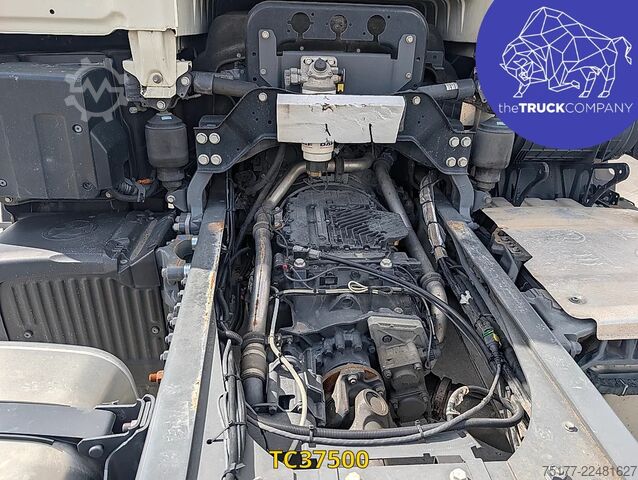 Chassis with cab DAF XF 450