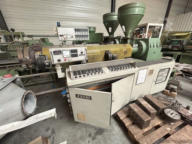 PVC Extruder mit einer Schnecke IDE Extrusion ME 90/3 - 25D