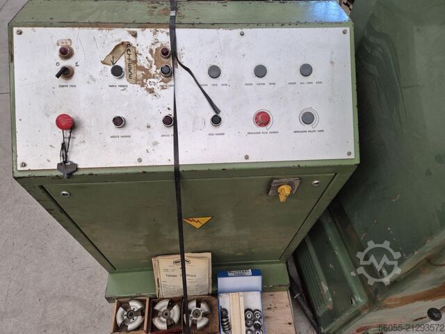 Automatische Vertikal-Kopierdrehmaschine GENINI GS 120