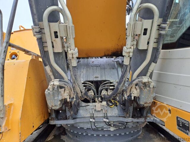 Crawler excavator Liebherr R 946