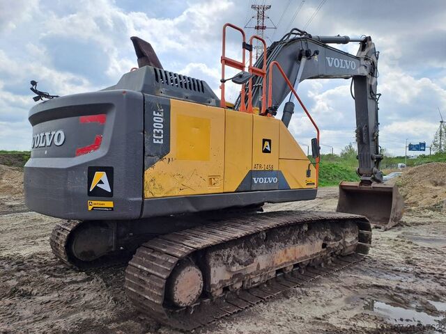 Crawler excavator Volvo EC 300 EL