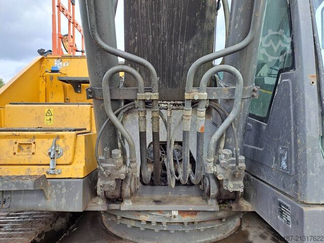 Crawler excavator Volvo EC 300 EL