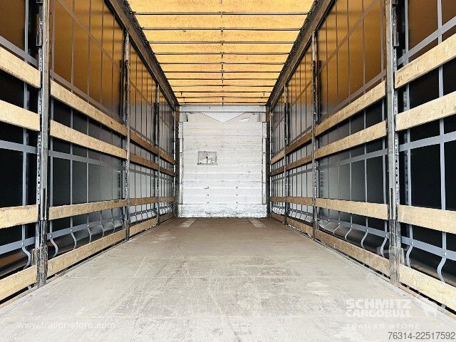 Auflieger mit Pritsche & Plane Schmitz Cargobull Curtainsider Mega Getränke
