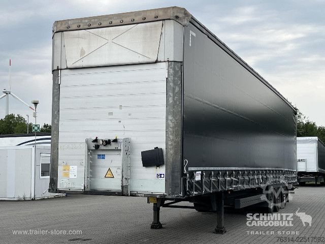Auflieger mit Pritsche & Plane Schmitz Cargobull Curtainsider Mega Getränke
