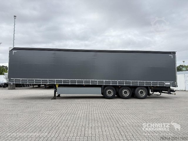 Auflieger mit Pritsche & Plane Schmitz Cargobull Curtainsider Standard Getränke