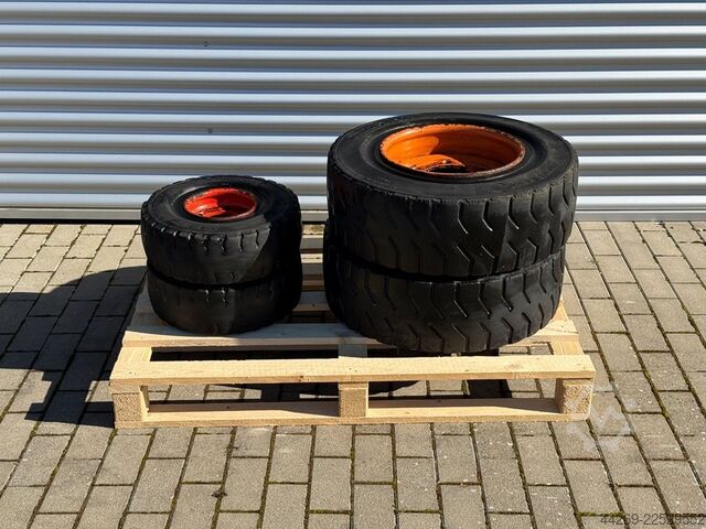 Set of forklift tyres passend zu STILL 