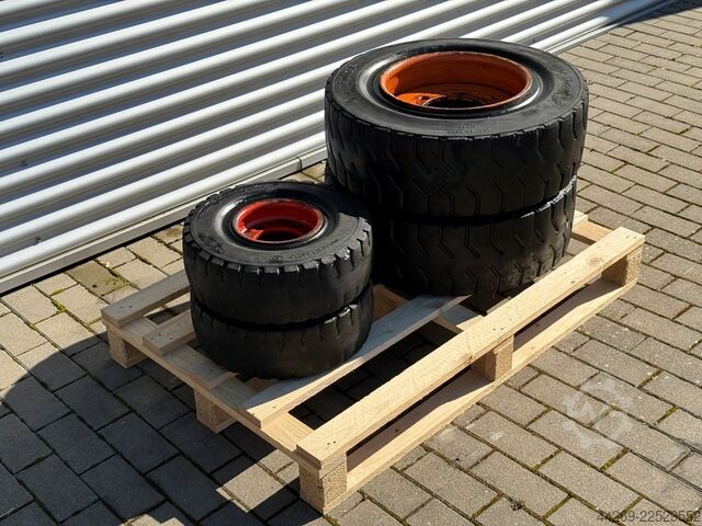 Set of forklift tyres passend zu STILL 