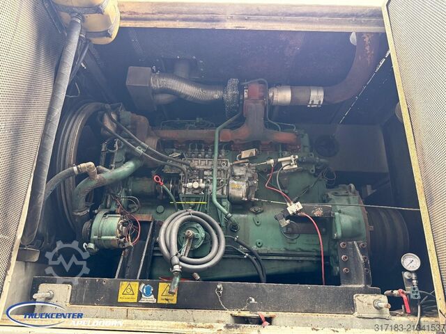 Vacuum truck Scania R400 8x4, Handgeschakeld, DISAB (not full funct...