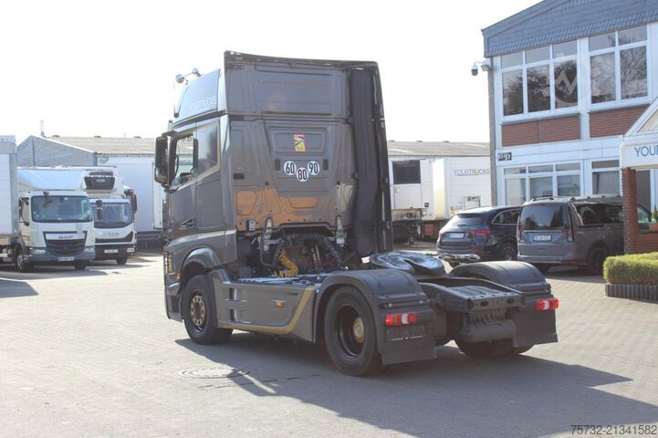 Standard tractor unit Mercedes-Benz Actros 1863 Giga Space Ultimate 1of 30 Limited!