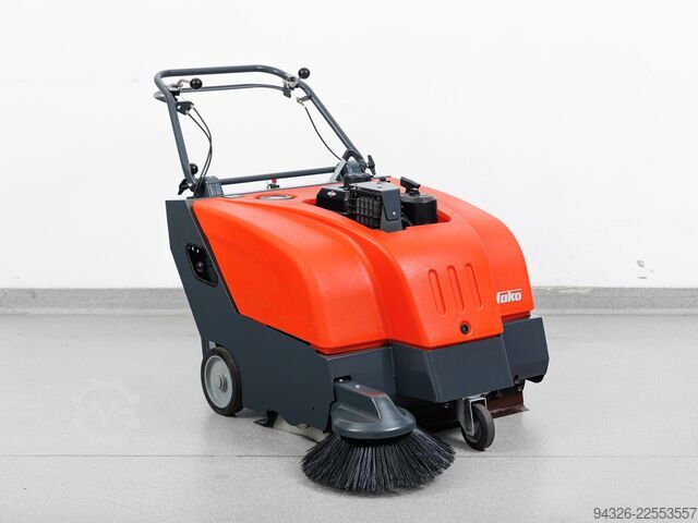 Hako Sweepmaster P800 - Benzin Hako Sweepmaster P800 - Benzin - 2017y