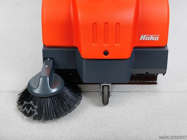 Hako Sweepmaster P800 - Benzin Hako Sweepmaster P800 - Benzin - 2017y