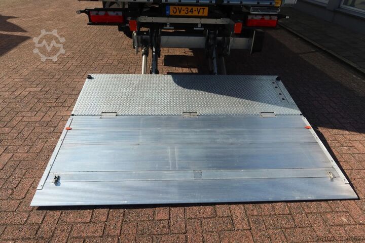 Koffer Wielton 3 Asser. Gesloten met Dhollandia klep 2500 kg L...