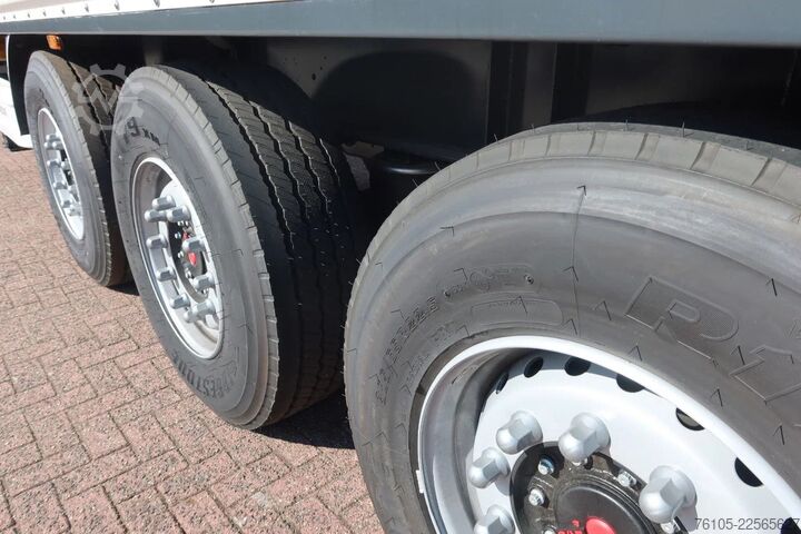Koffer Wielton 3 Asser. Gesloten met Dhollandia klep 2500 kg L...