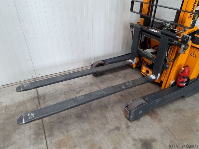 High Lift stacker Jungheinrich ERV308