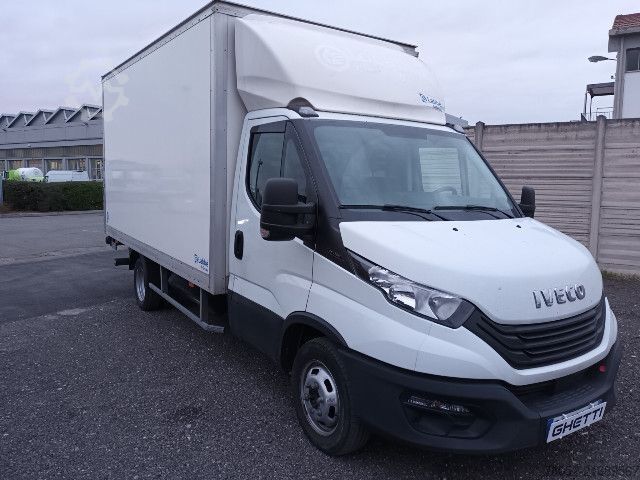 Box van IVECO 35C16