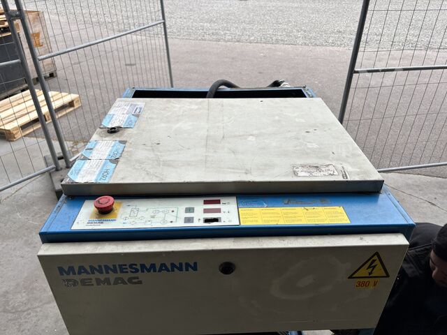 Screw air compressor Mannesmann Demag SP 031