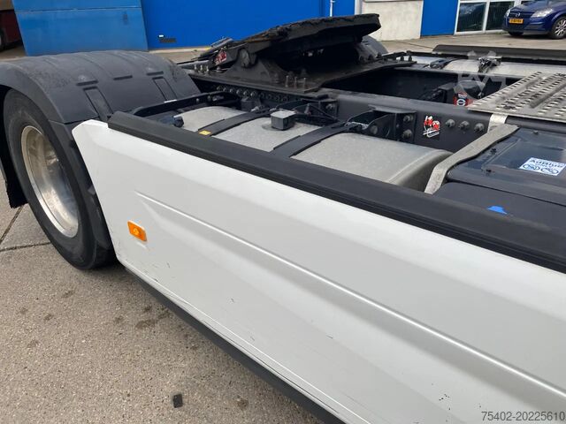 Standard tractor Renault T HIGH 520 DTI 13 / 2x Tank / Full spoilers
