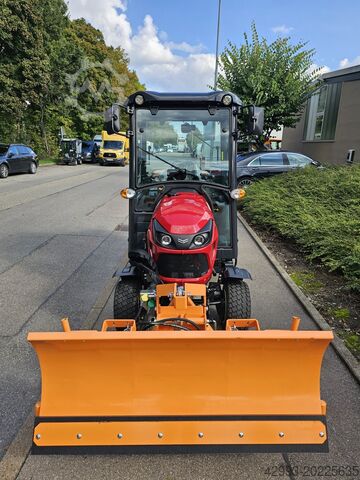 Winter maintenance equipment Yanmar SA221
