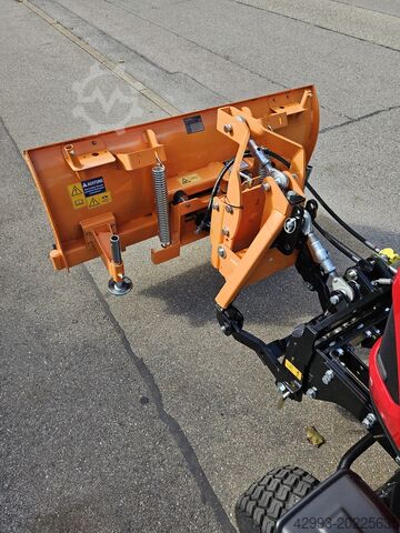 Winter maintenance equipment Yanmar SA221