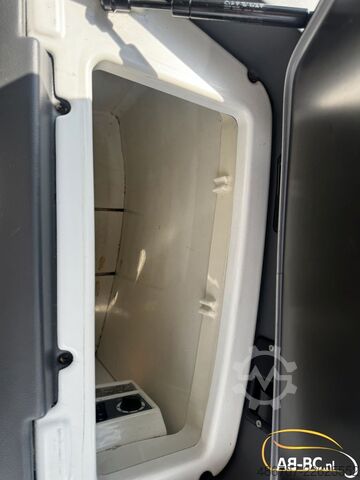 Reisebus MERCEDES-BENZ Tourismo, 64 Seats