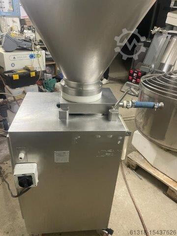 Continuous vacuum filler Iozzelli X130