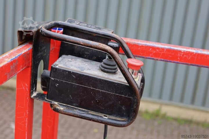 Scissor lift Holland Lift Ecostar HL-7814 Electric, 10m Working Height, 450k