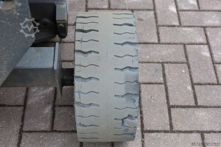 Scissor lift Holland Lift Ecostar HL-7814 Electric, 10m Working Height, 450k