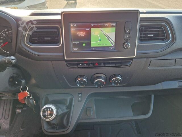 Customized vans / tailored solutions Renault Master Propulsion