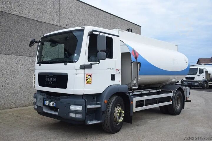 Tanker truck MAN TGM 18.290