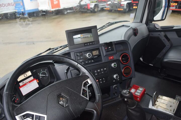 Loading platform Renault C480 + Palfinger