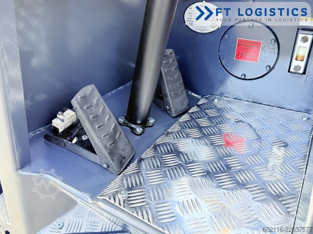 4-way forklift Combilift CB3000 GAS TRIPLEX 4900 FREE-LIFT