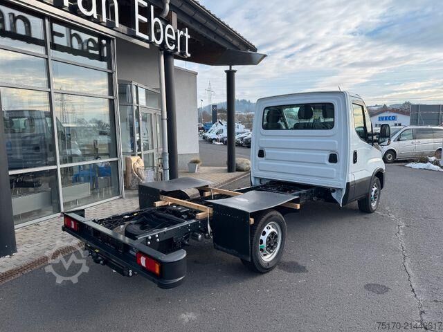 Chassis with cab Iveco Daily 35S14 HA8 Fahrgestell *R3.450mm*AHK*Luft*