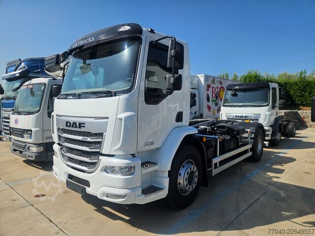 Abrollkipper DAF XB 310 FA 18 t con scarrabile Palfinger