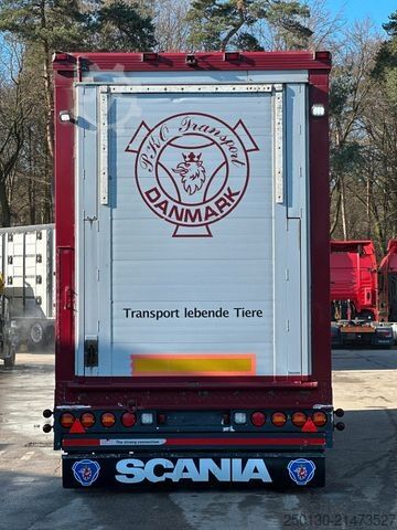 Pferdeanhänger MENKE-JANZEN DA20 4.Stock m. Aggregat Hubdach Tränke Rampe